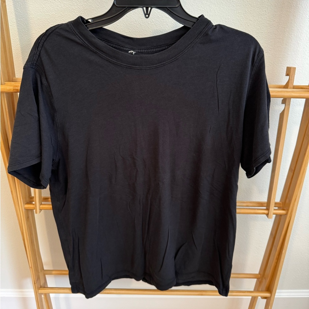 Lululemon All Yours Vitasea size 4 T Shirt Black